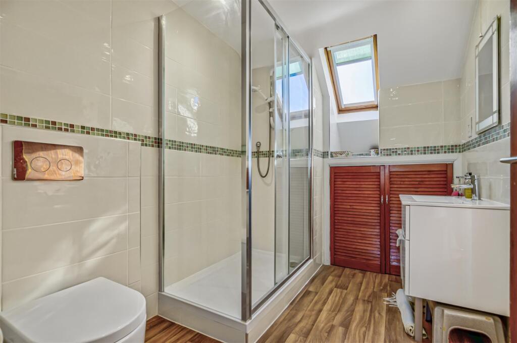 Fla 2_Upper_Richmond_Road_West-1.jpg