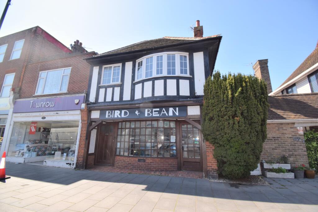Connaught Avenue, Frinton-on-Sea