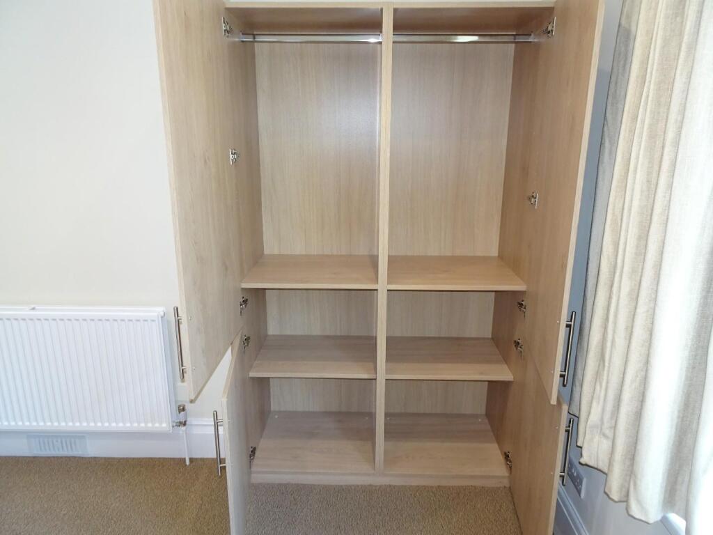 Bedroom 4 double wardrobe (1).JPG