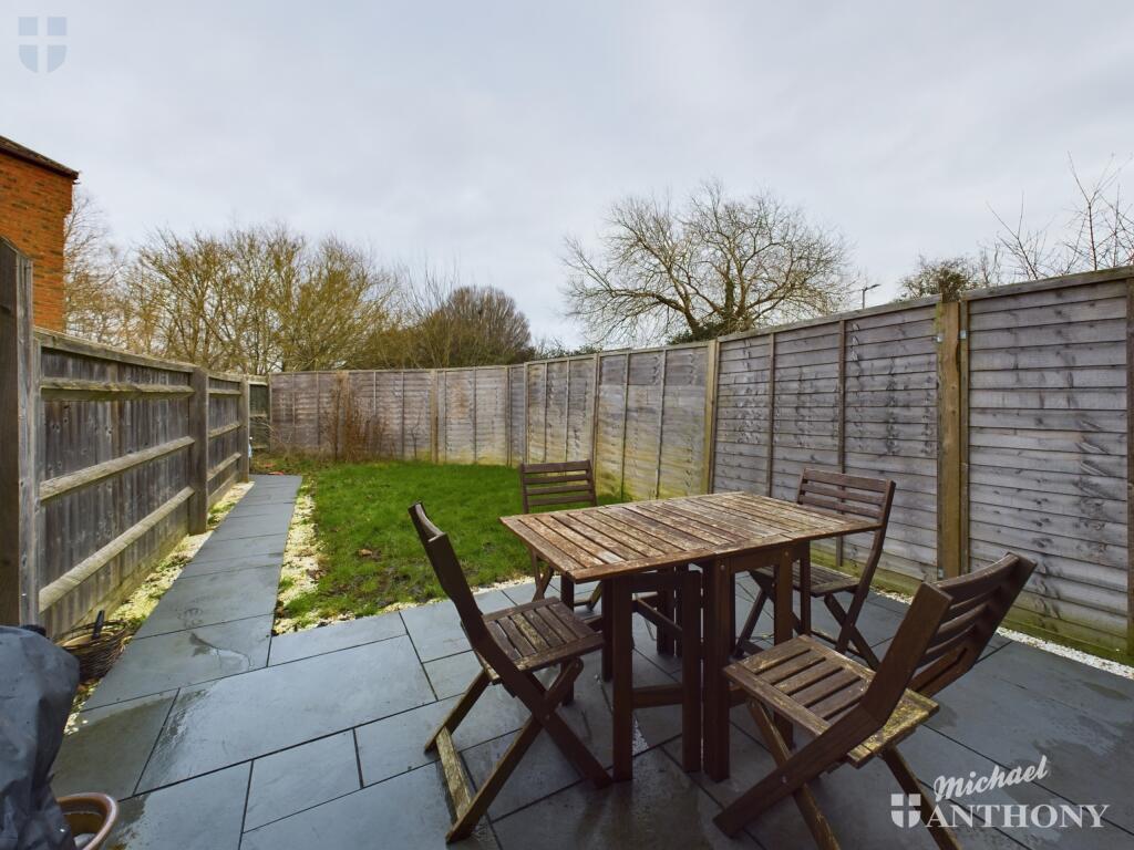 CAM03852G0-PR0176-STILL009