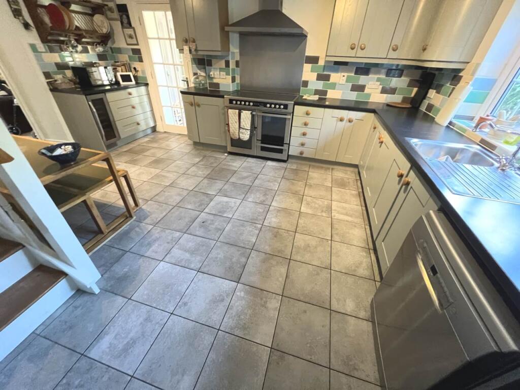 KITCHEN 2