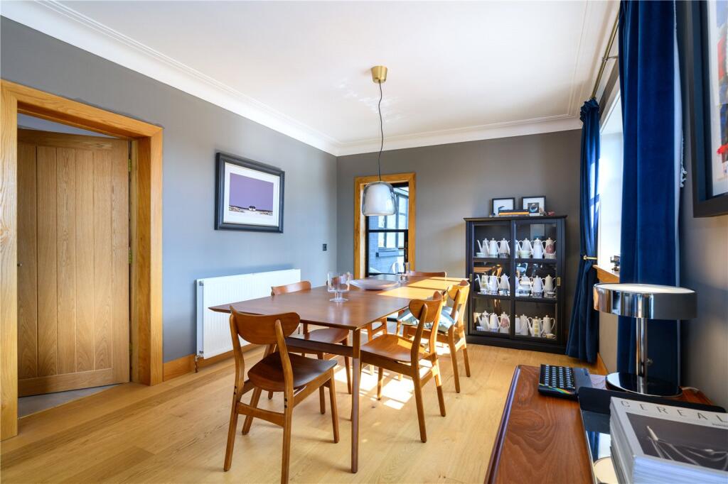 Sitting/Dining Room