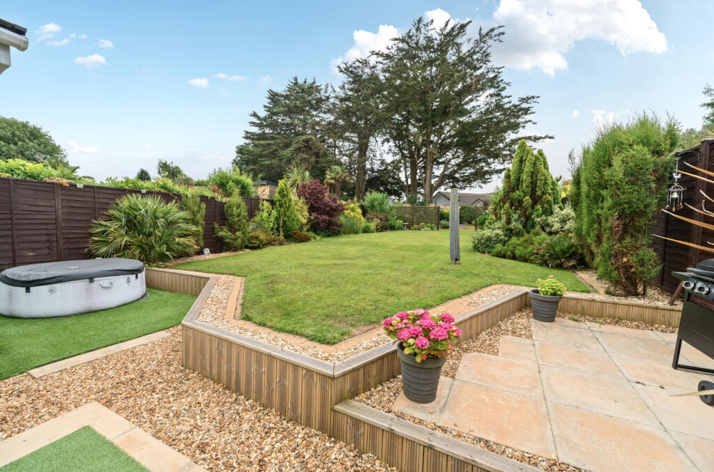 1313764-7-685aad2...