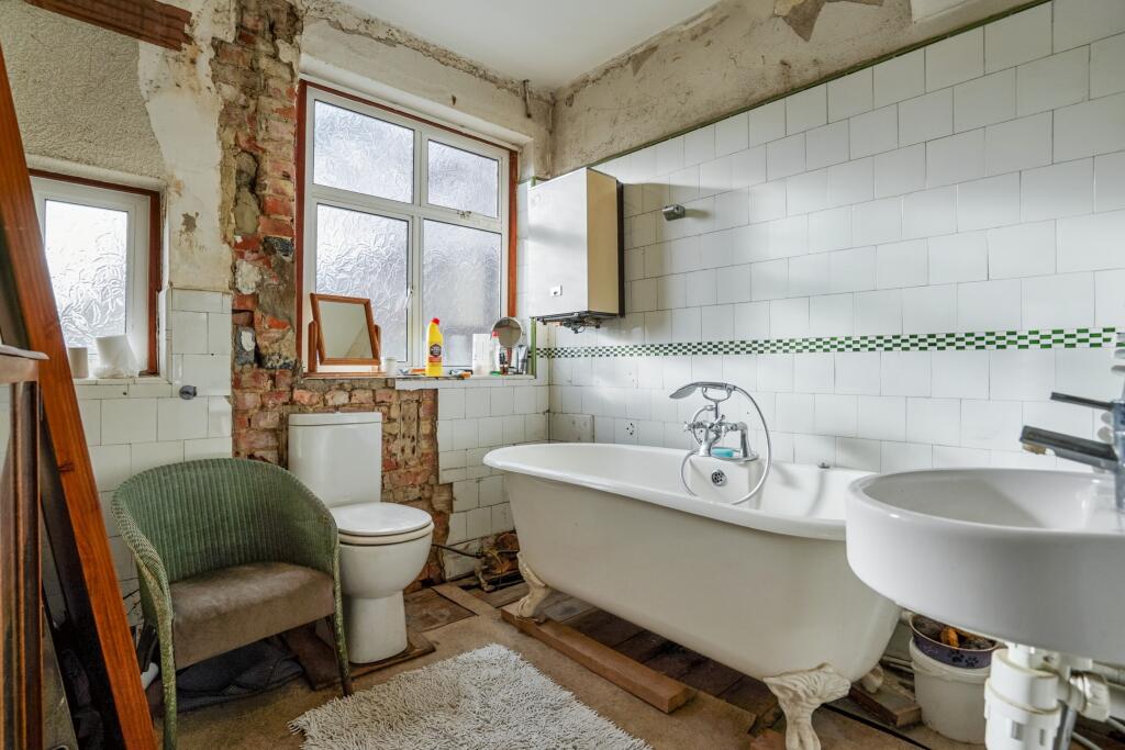 39 Enmore Road, South Norwood, London SE25 5NG