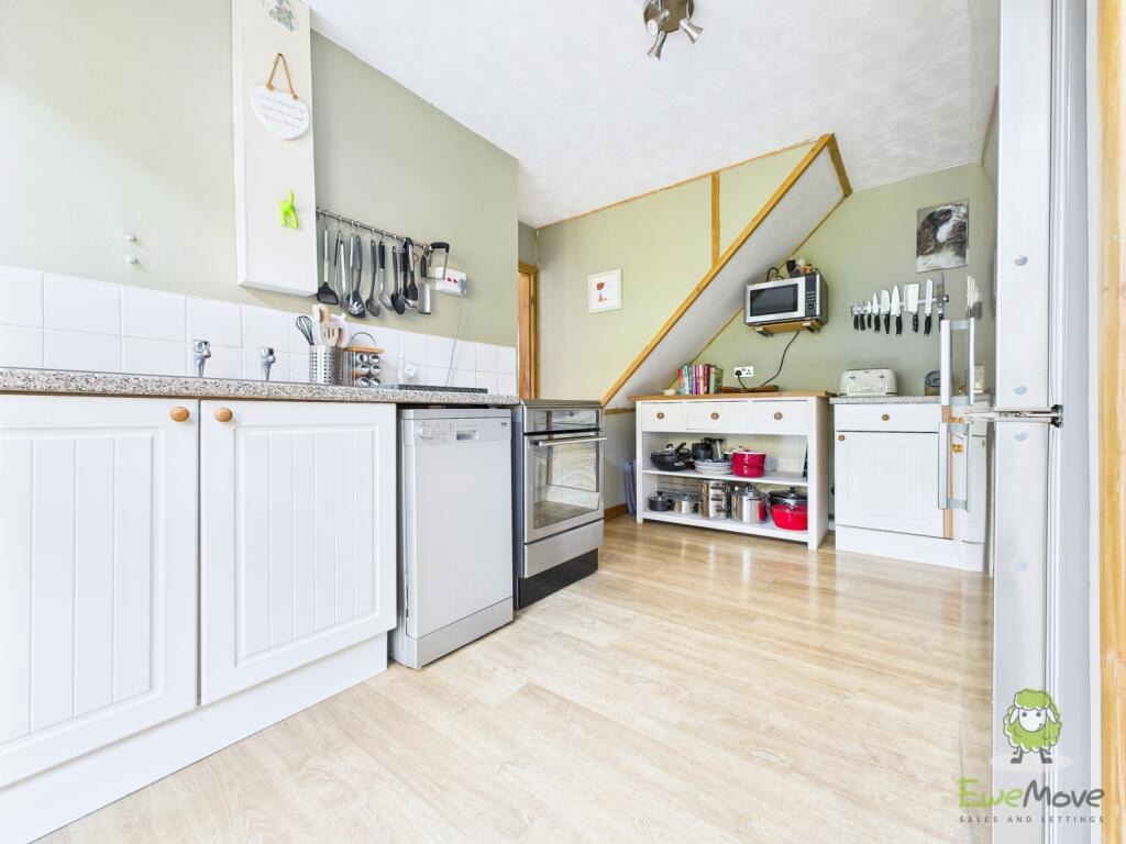 CAM01543G0-PR0135-STILL039