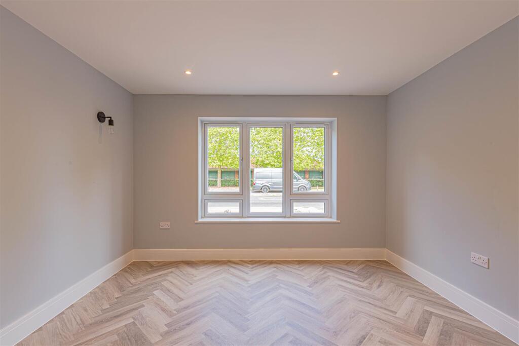 138 staines road, Sunbury-right  (10).jpg