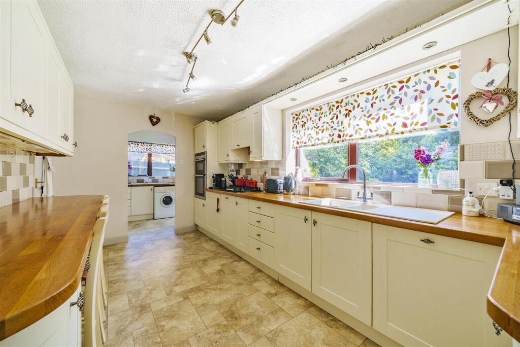 8 Dove Close, Towcester