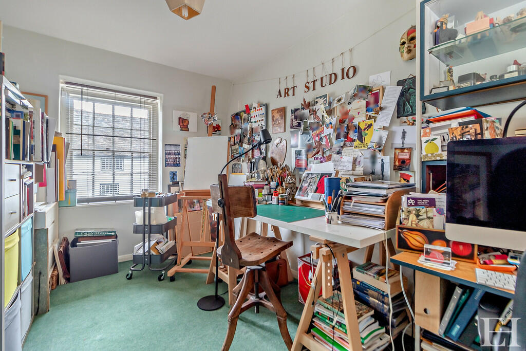 8623736-interiorW...