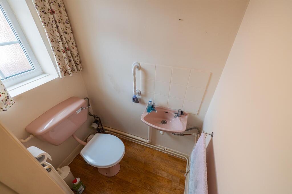 15 Old Farm Close-19.jpg