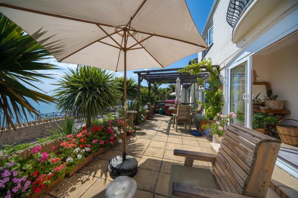 Front Terraced Garden.jpeg