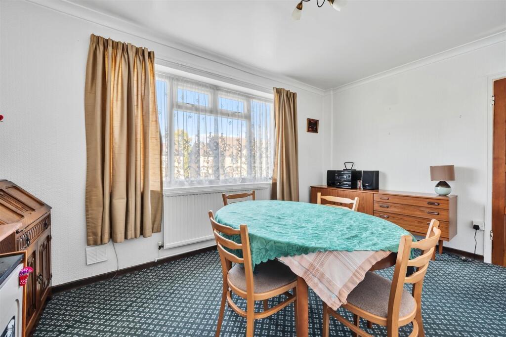 Saxton Mee 112 Moorhall 016.jpg