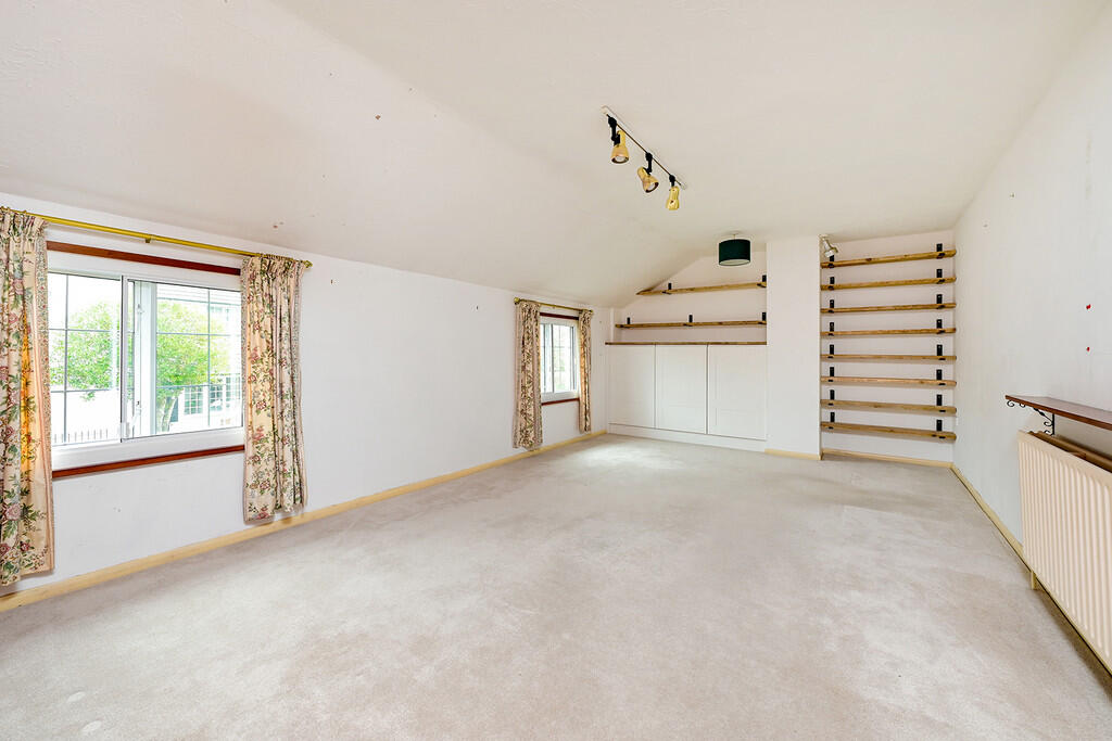 65 Frogmore Rd (1...