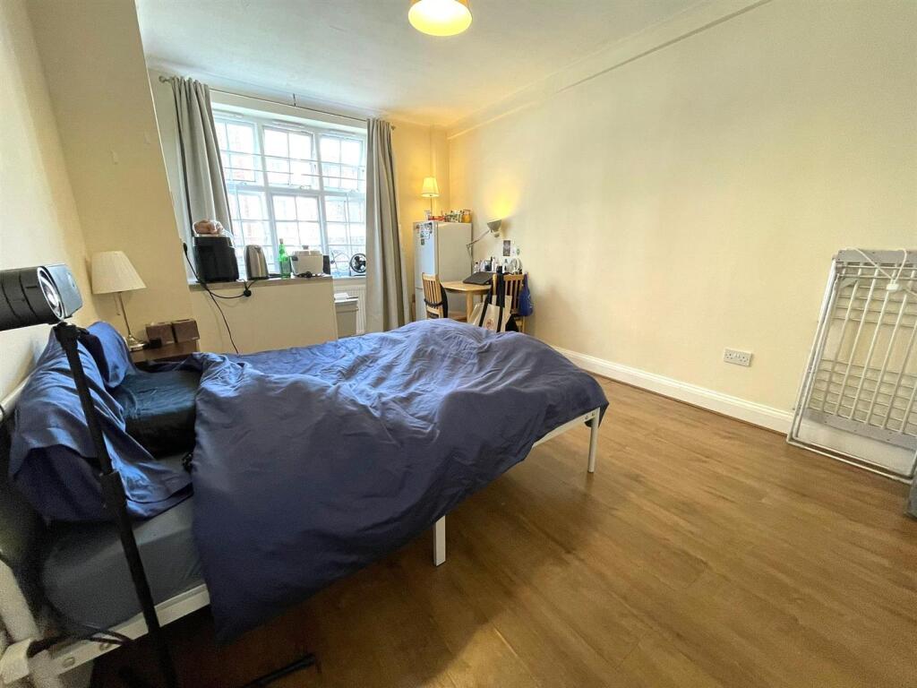 WhatsApp Image 2025-09-08 at 16.34.06 (1).jpeg