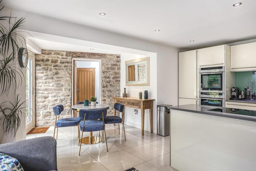 Living/Dining Kitchen