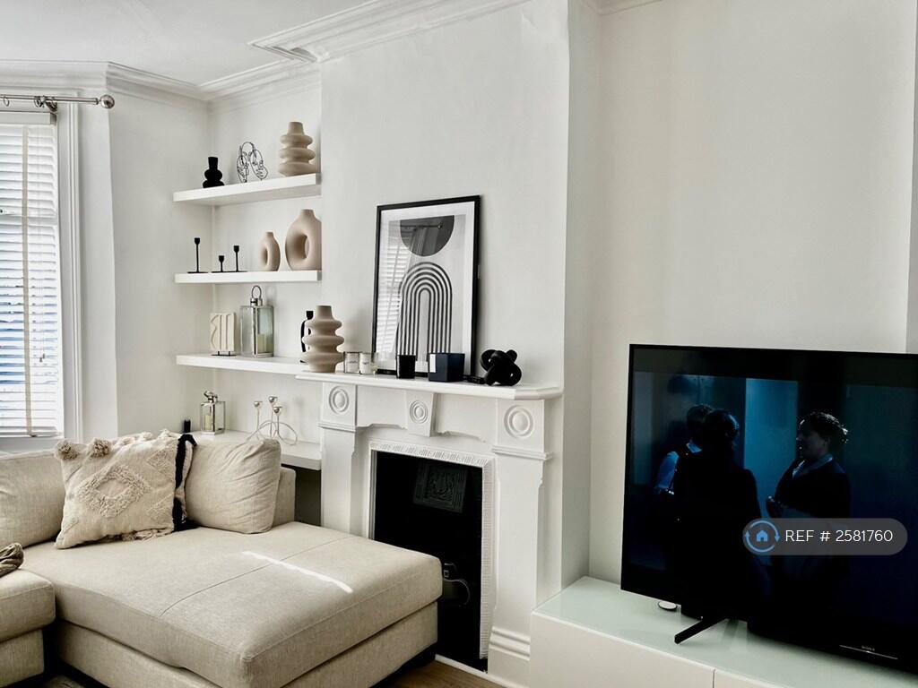 Newly Refurbished | Near Selhurst Station"
