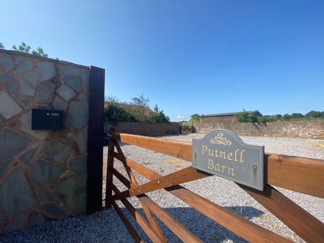 front fence.jpg