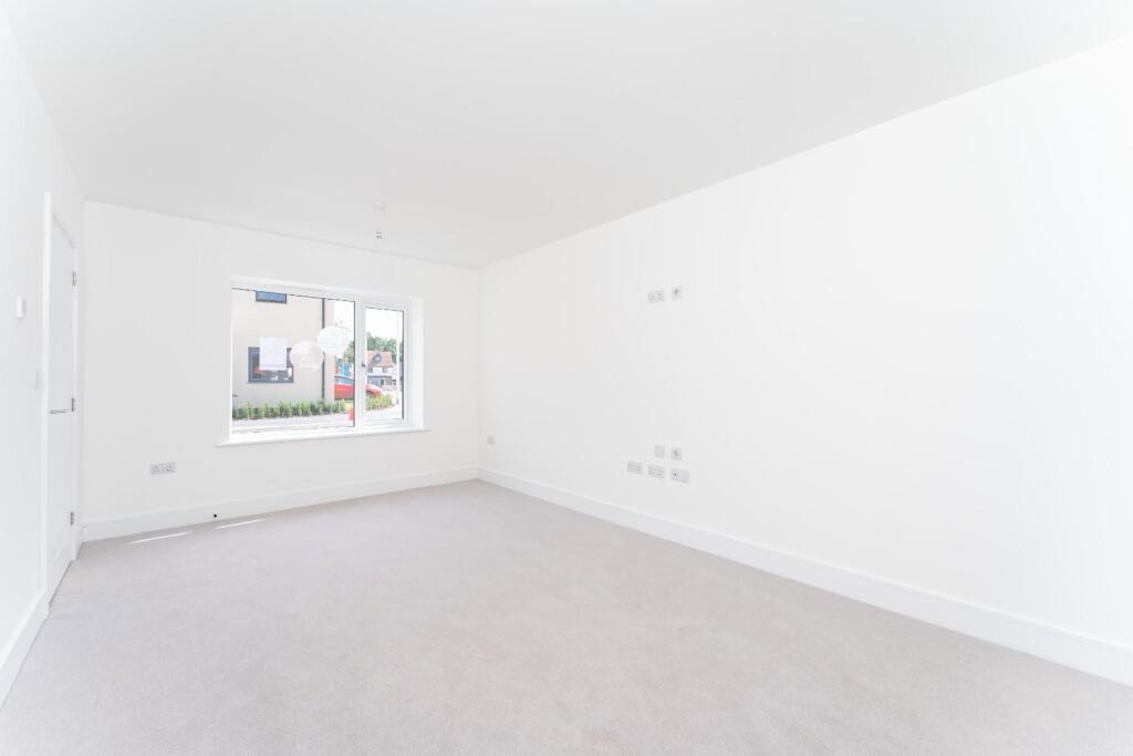 4 - sitting room.jpg