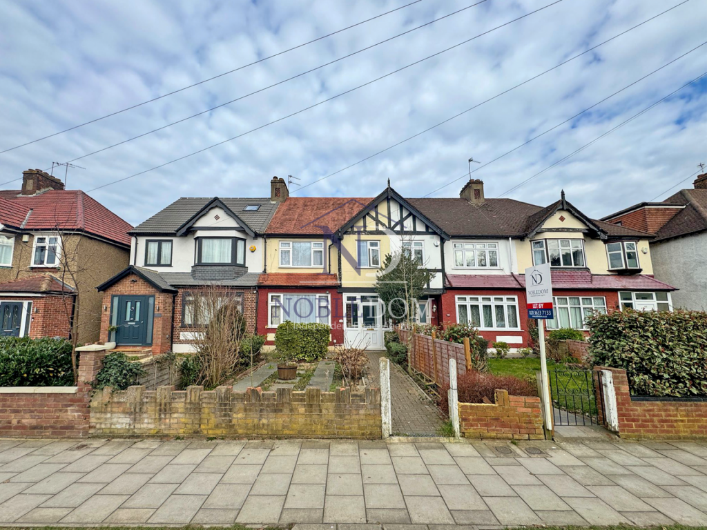 4 BEDROOM TERRACE HOUSE IN ISLEWORTH