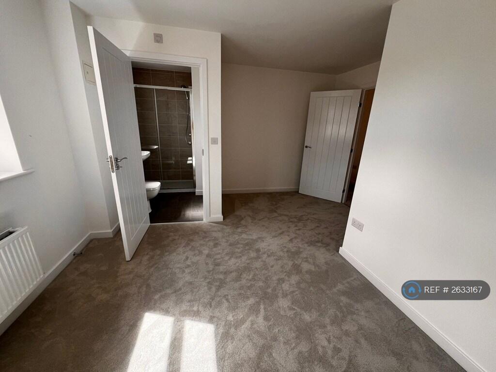 Master Bedroom With En-Suite