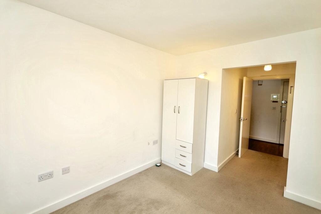 11 Celandine Grove, Southgate, London, N14 4BP