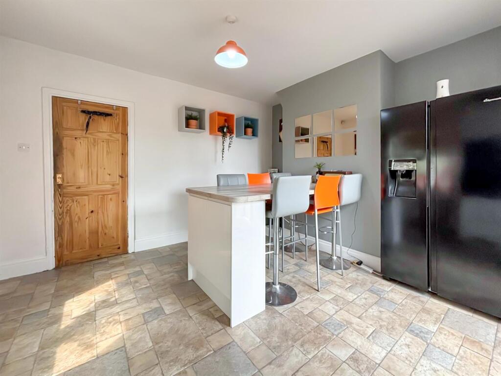 Fitted Breakfast / Dining Kitchen: