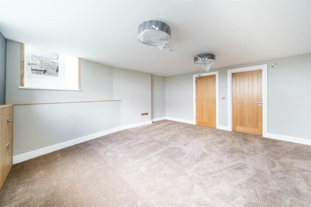 Bedroom 2-4.jpg