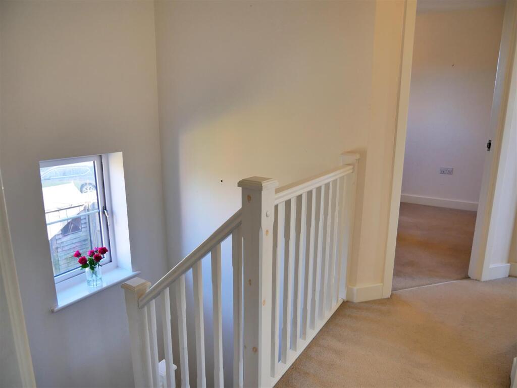 FIRST FLOOR LANDING
