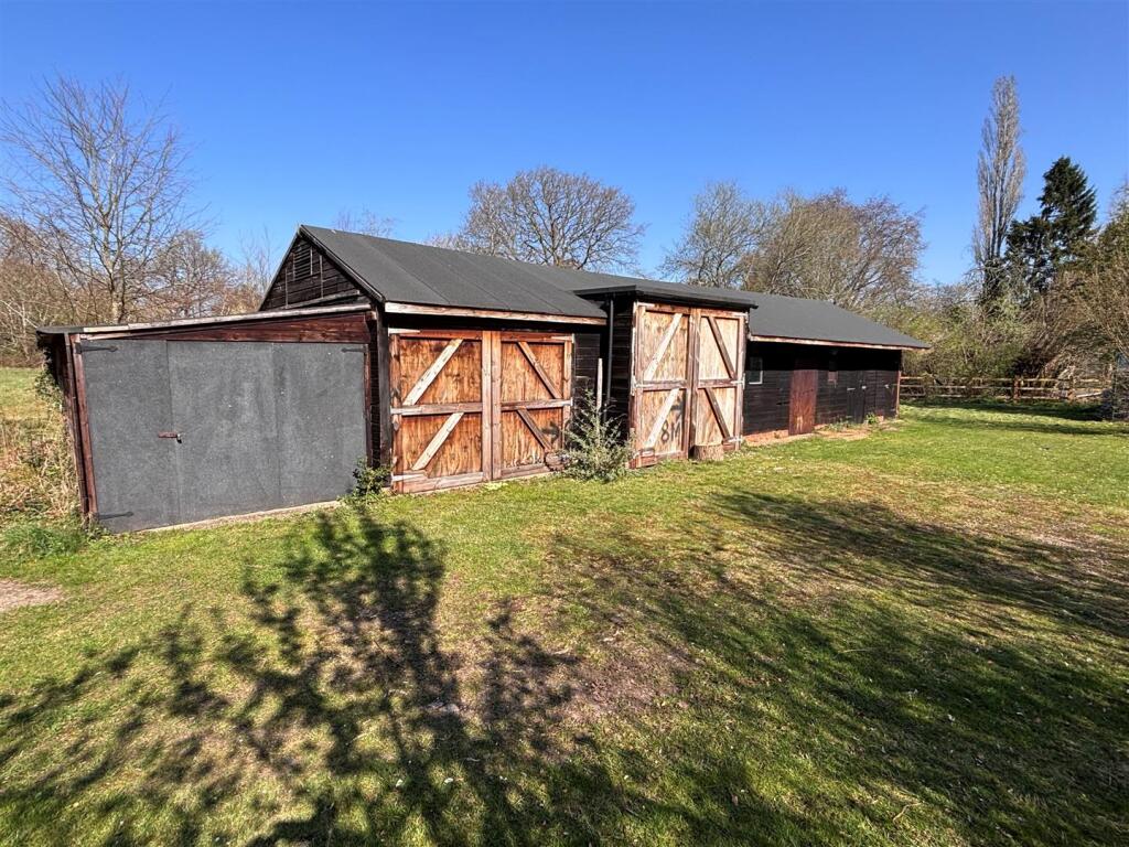 barn 1.jpg
