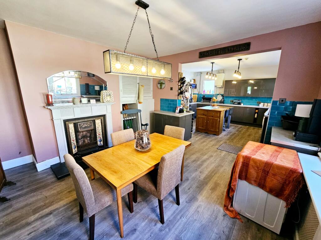 1cc4c169-8f2a-4216-b6a3-436e54d0b6dc