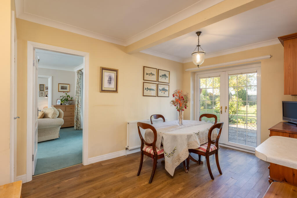 Castle Howard Drive 7 Kitchen Breakfast Room-4