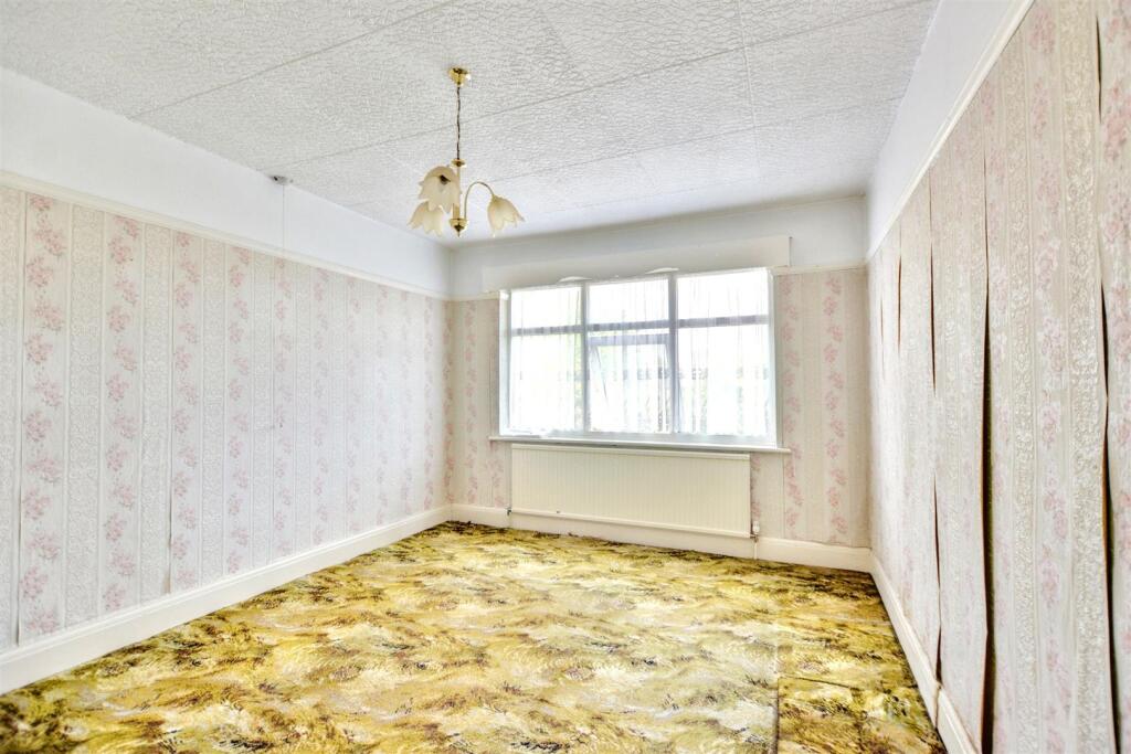 Bedroom 2_1.jpeg