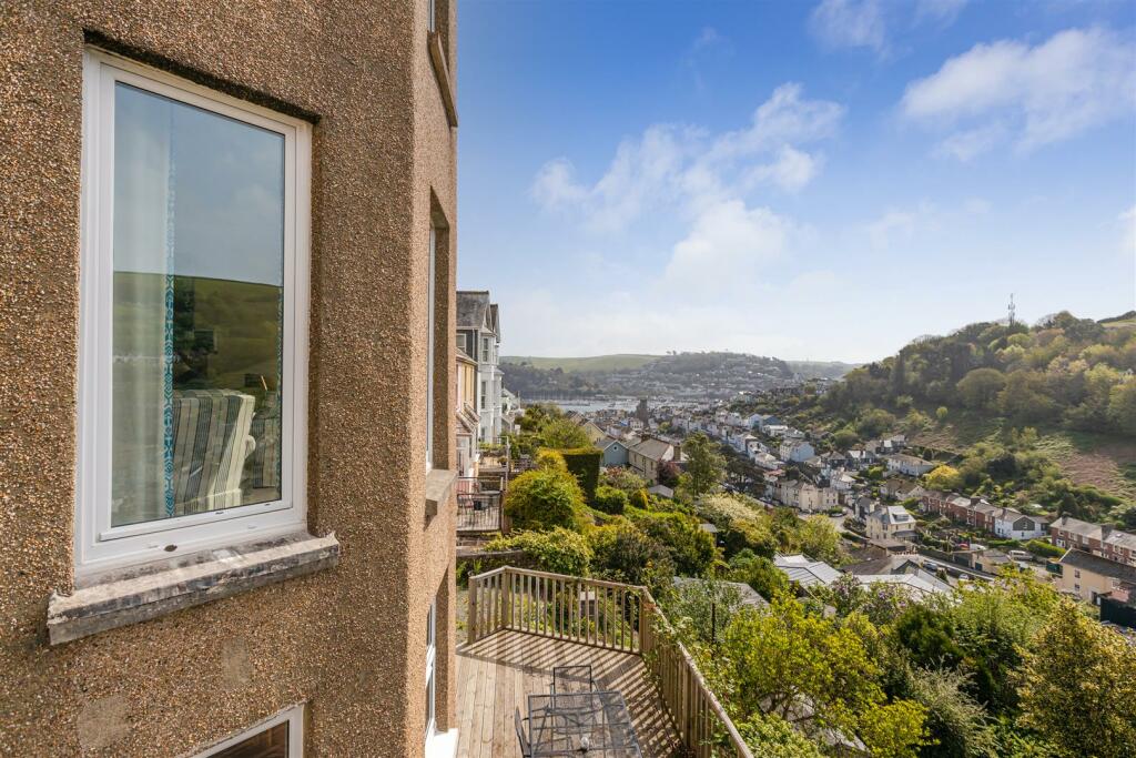 A17 - 13a Fairview Road - 230503.jpg