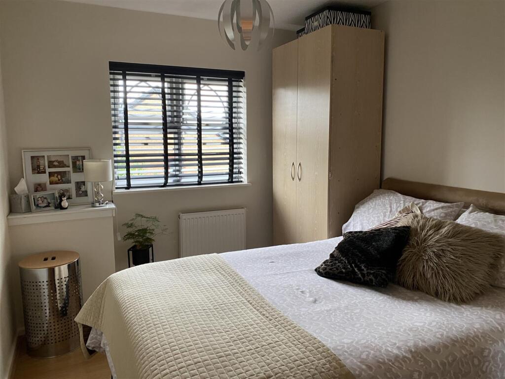 Bedroom no.4 rear double:
