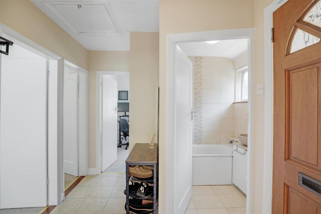 12-3df783020-PropWPen-JJ-Meadowview Rd-12.jpg