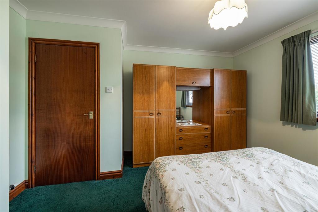 2 Kingsknowe Gardens Galashiels 18.JPG