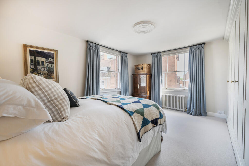 1294945-12-682b4e...