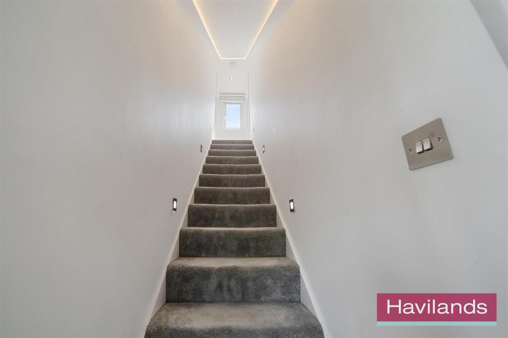 Lindal Cresent-5.jpg