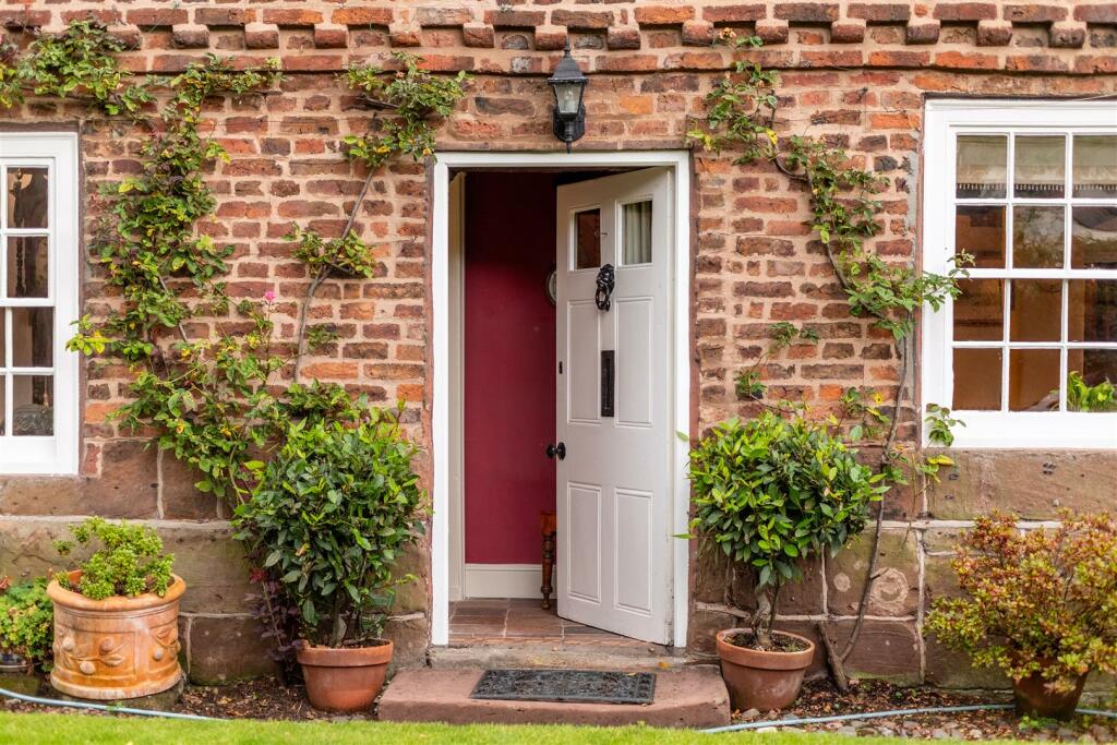 Constables -Church Farm House-109.jpg