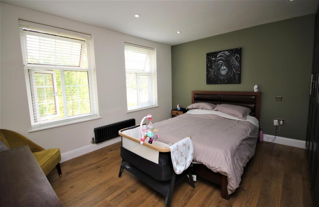 BEDROOM 1: