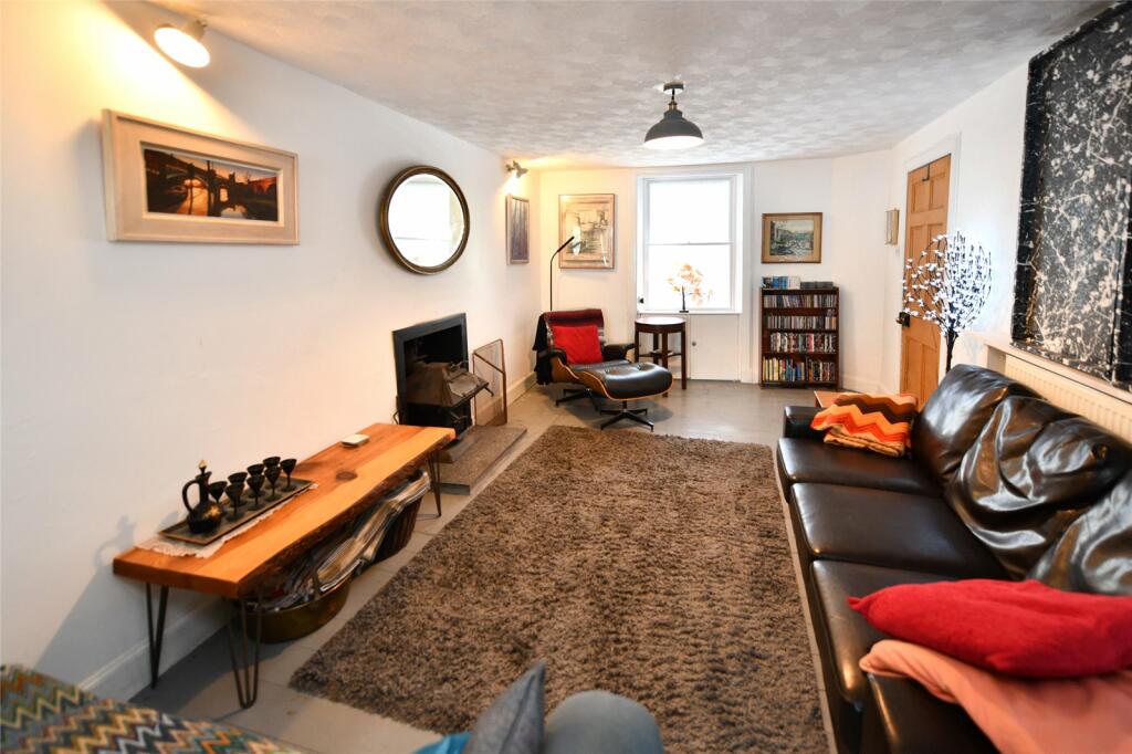 Living Room/Study