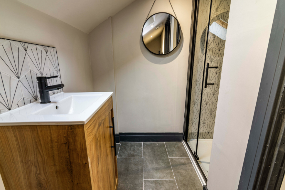 80 Ripon Street - Bedroom 5 Ensuite.png