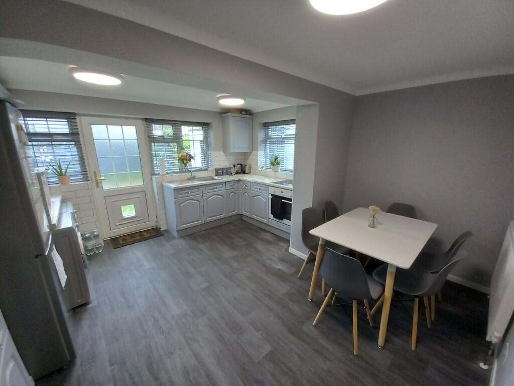 Kitchen Diner 1