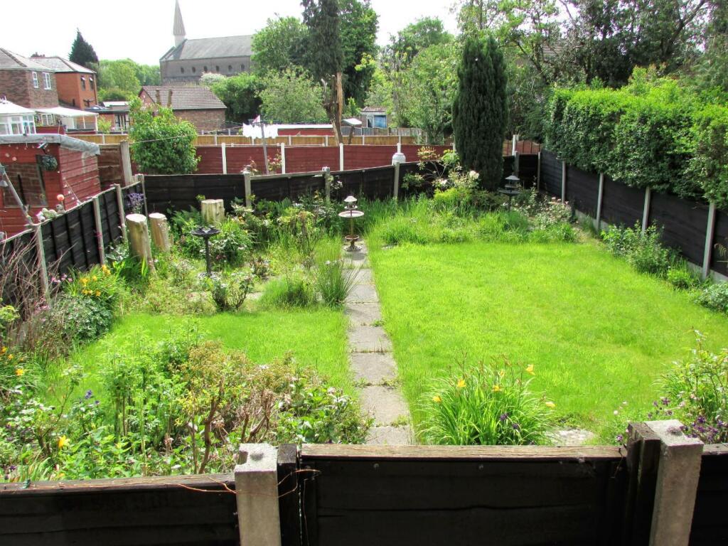 RothwellSt3gdn1.JPG