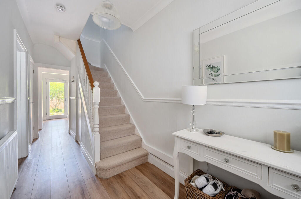 1290471-12-683d9a...