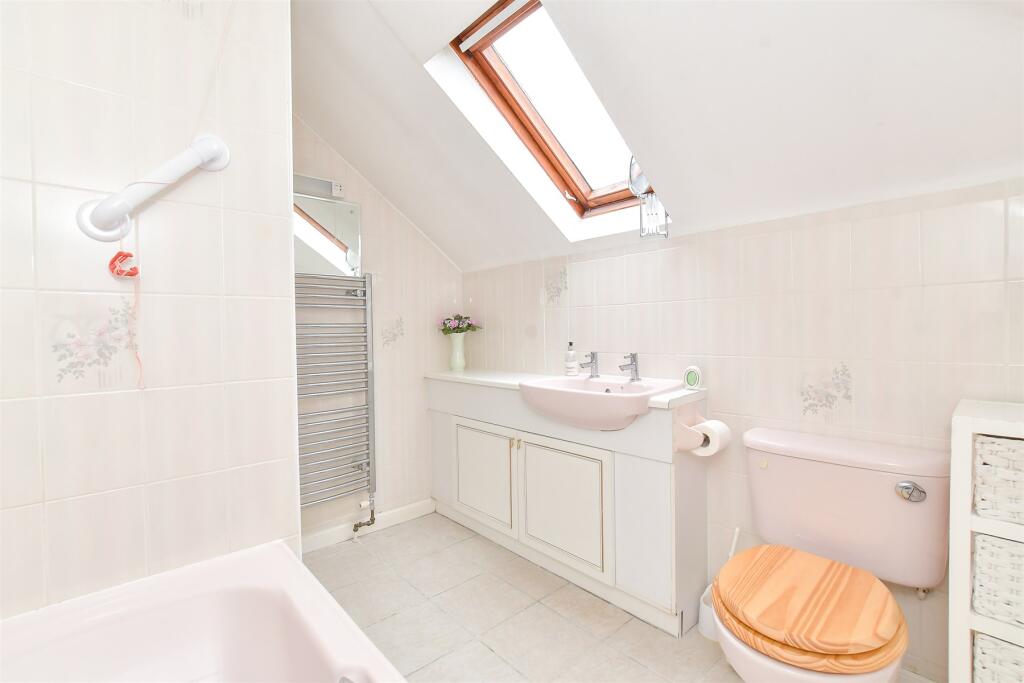 En-Suite Bathroom