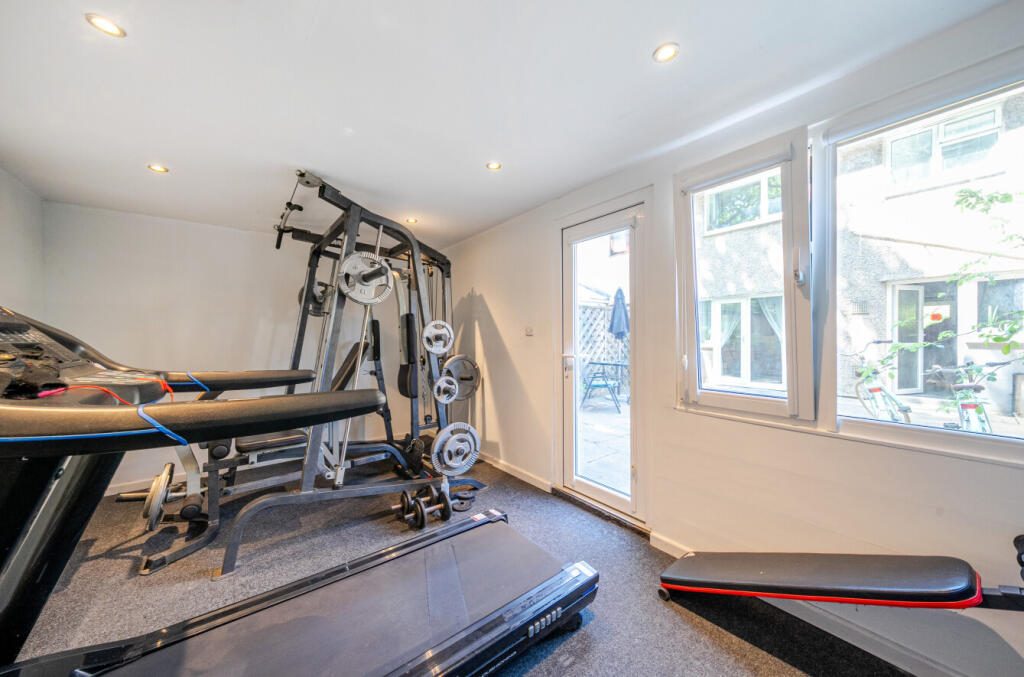 10-6821f0a2453c5-...