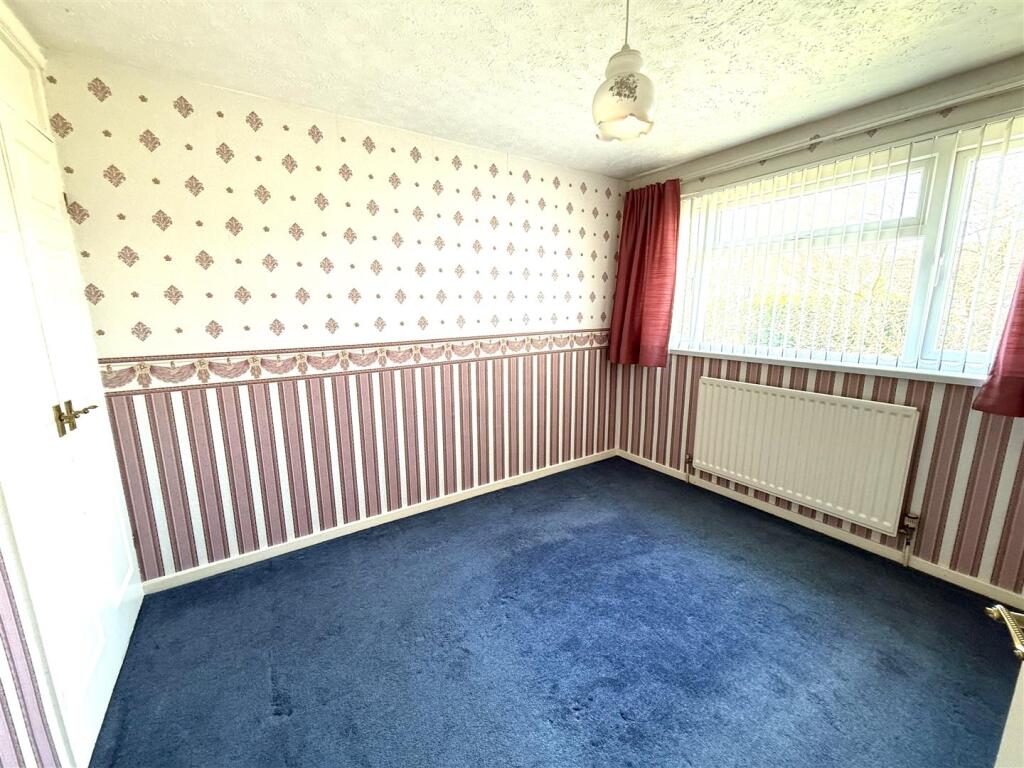 37 speechly bed room.jpeg