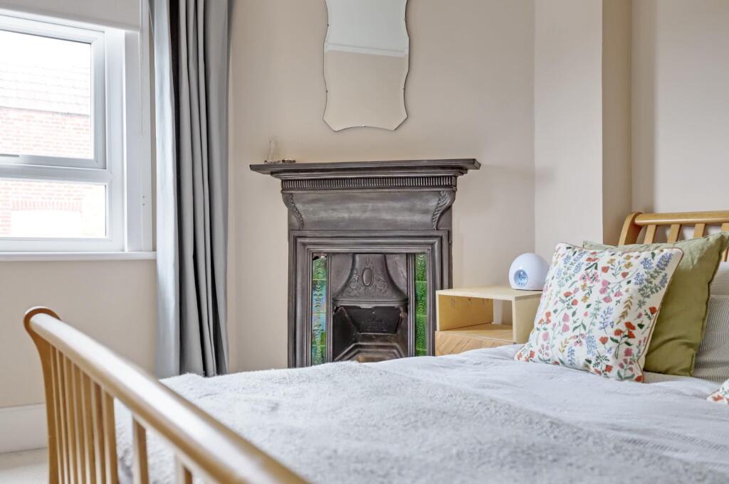 08-06f4JHPropWpen - Flat 2, 195 High Street Penge 
