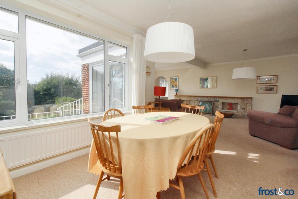 Dining Area to Lounge