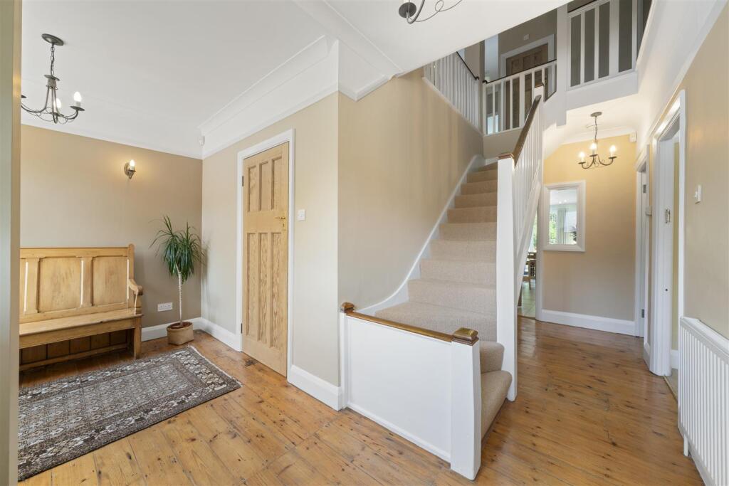 2 Meadow Road Claygate KT10-004.jpg